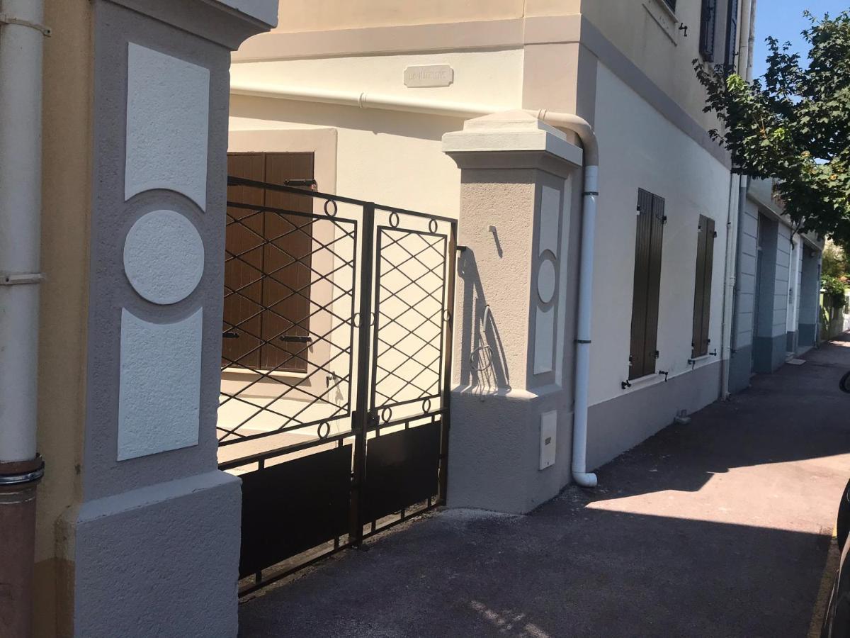 La Villa Camille Hyères المظهر الخارجي الصورة